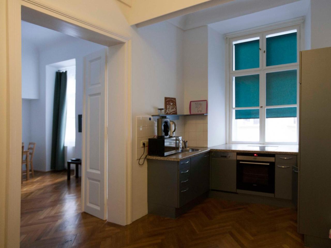 City Center Homes Виена Екстериор снимка